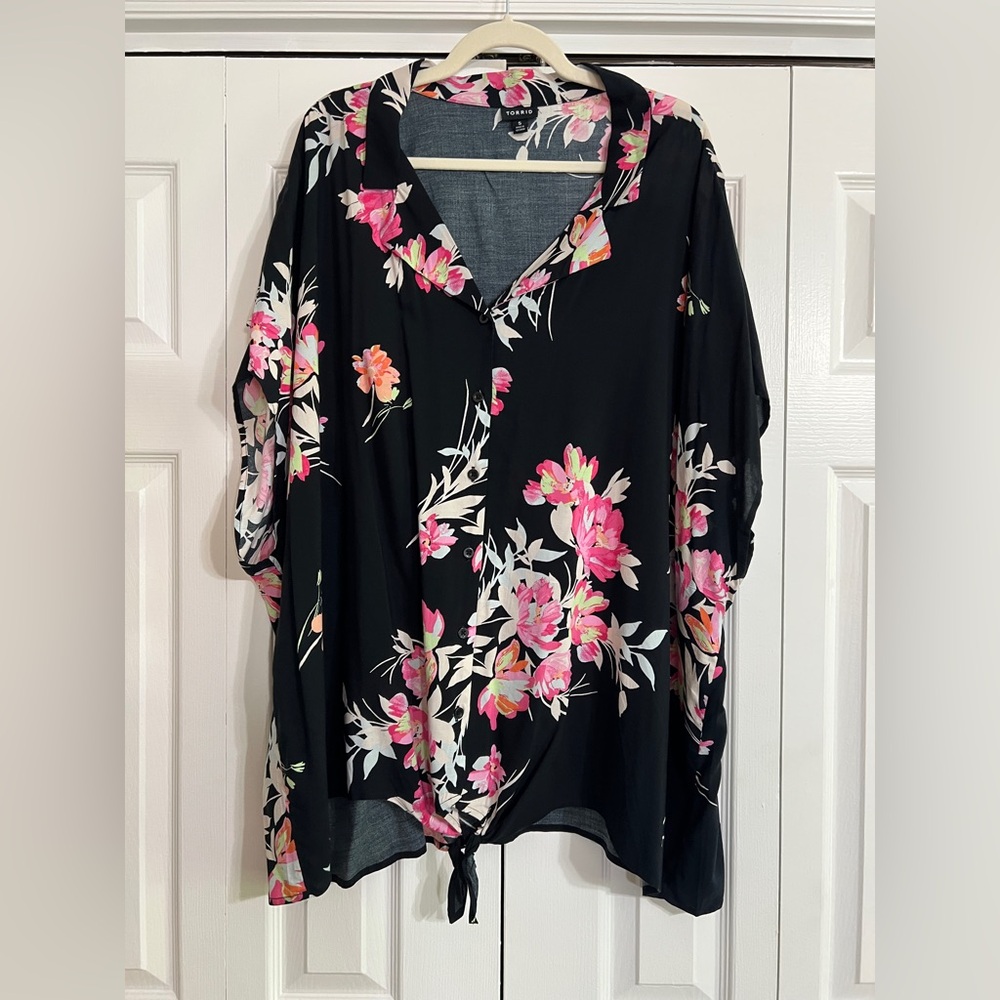 Torrid Black Floral Blouse with Pink Accents